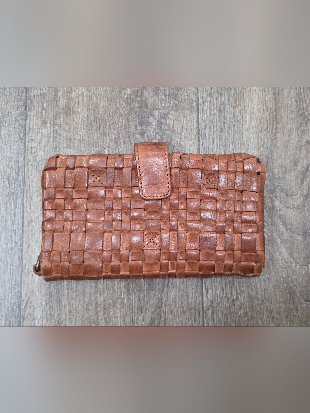 Vilenca Leather Woven Wallet/wristlet
